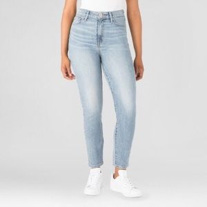 Denizen Levi’s Super High Waisted Mom Jeans